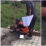 Terekam Lagi Ngecor Bangunan, Sepatu Kuli ini Jadi Sorotan Publik: Ini mah Sultan