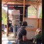 Lagi Enak Makan Mie Ayam, Pelanggan Ketar-Ketir Gegara Benda Ini