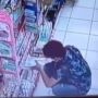 Viral Seorang Pria Nyolong Banyak Skincare di Minimarket, Warganet Auto Geleng-geleng