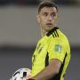Bak Langit dan Bumi Beda Gaji Emiliano Matinez vs Ernando Ari, Padahal Sempat Bikin Timnas Argentina Panik
