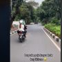 Driver Ojol Terlalu Kreatif Bikin Helm, Penumpang Auto Malu