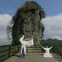 12 Tempat Wisata di Jogja Paling Terkenal: Obelix Hills hingga The Lost World Castle