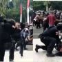Polisi Banting Mahasiswa hingga Kejang-kejang, Warganet: Langsung Kabur