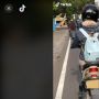 Tulisan di Motor Wanita Ini Bikin Salfok, Publik Auto Kasihan Baca Isinya