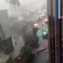 Viral Bogor Hujan Disertai Angin Kencang, Bagian  Bangunan CCM Terjatuh Diterjang Angin