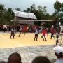 Viral Video Kocak Wasit Voli Terlalu Semangat Sampai Terjungkal, Mau Ketawa Takut Kualat
