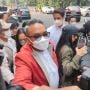 Tiba di Polda Metro Jaya, Rachel Vennya dan Pacar Kompak Bungkam ke Media