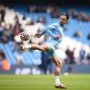 5 Pesepak Bola Ini Bergaya Nyentrik Pakai Kaos Kaki Pendek Saat Tanding