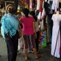 Walaupun Tak Banyak Dibeli, Pedagang di Pasar Seni Legian Tetap Buka