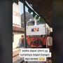 Tenda Hajatan Dekat Rel Kereta Api, Para Tamu Undangan Sontak Fokus Saat Kereta Lewat