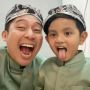 Kompak Terus, Intip 7 Potret Denny Cagur dan Anak Angkatnya