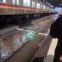 Viral! Hujan Guyur Bogor, Jalur 1 dan 2 Stasiun Bogor Terendam Banjir