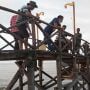 Abrasi, Warga Muntai Barat Bengkalis Swadaya Bangun Dermaga Kayu 1,2 Km