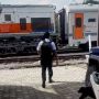 Viral Masinis Dijemput di depan Rumah Pakai Kereta Api, Warganet Ketar-ketir