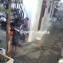Mengendap-endap Turuni Tangga, 2 Maling Bawa Kabur Sepeda Gunung di Cengkareng