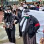 Sejumlah Wanita Bertopeng Demo Polres Aceh Barat, Ini Tuntutannya