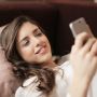 4 Tips Menjaga Komunikasi dalam Hubungan, Meski Kamu dan Pasangan Sibuk!