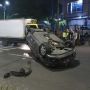 Mobil Brio Terbalik di Jalanan Surabaya, Pengemudinya Bau Alkohol Diduga Mabuk