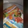 Masak Mi Instan Langsung Pakai Bugkusnya Aksi Viral di TikTok Ini Tuai Protes