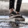 Musim Hujan, Simak Tips Melindungi Sepatu dari Air Hujan