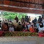 Mensos Risma Ajak Puluhan Anak di Blitar Berziarah ke Makam Bung Karno