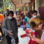 Menteri Risma Sedih Lihat Kondisi Pengungsi Banjir di Gresik