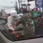 Bikin Suara Bising di Lampu Merah, Dua Pria Ini Kena Bogem TNI
