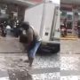 Viral Pria Hancurkan Trotoar, Gegara Tak Terima Istri Jatuh
