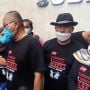 Pakai Kaos Seragam, Para Korban Ingin Putri Nia Daniaty Segera Dipenjara