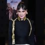 Celana Pendek Luna Maya Bikin Salah Fokus, Harganya Sampai Belasan Juta