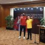 5 Hits Bola: Momen Lucu di Acara Pelepasan Timnas, Elkan Baggott Pamer KTP ke Ketum PSSI