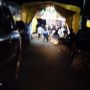 Viral Pemotor Terabas Tenda Saat Acara Hajatan Tanpa Turun, Publik Ngegas Berdebat