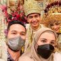 9 Gaya Artis di Akad Nikah Ria Ricis, Ada Ustaz Sampai Pejabat!