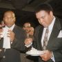Tinju ' Si Leher Beton' Mike Tyson  Pernah Membuat Muhammad Ali Ketakutan