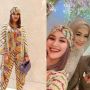5 Gaya Kece Ayu Ting Ting Kondangan ke Ria Ricis Pakai Turban, Curi Perhatian