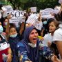 Massa Unjuk Rasa Afganistan Dorong-Dorongan dengan Petugas, Anak Kecil Ikut Terlibat
