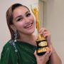 Nonton BTS di Amerika, Ayu Ting Ting Foto Bareng Jungkook?