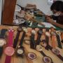 Jam Tangan Kayu Terbuat dari Limbah Papan Skateboard