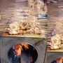 Antimainstream! Cara Pria Ini Bakar Sate Pakai Kaleng Biskuit Tuai Pujian: Kreatif Banget