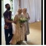 Temukan Cinta Sejati di Umur 55 Tahun, Momen Pernikahan Wanita Ini Penuh Rasa Haru