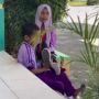 Kakak Adik di Baubau Bergantian Pakai Sepatu demi Sekolah, Kisah Pilunya Kuras Air Mata