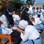 5 Contoh Puisi Hari Guru Penuh Makna dan Menyentuh Hati