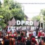 Geruduk Gedung DPRD, Pemuda Pancasila Solo Tuntut Puan Maharani Sanksi Junimart Girsang