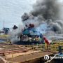 Asap Mengepul, Satu Kapal di Galangan Batuaji Terbakar