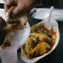 Kerap Dianggap Jorok, Ini 5 Fakta dan Manfaat Makan Pakai Tangan