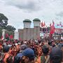 Geruduk Gedung DPR, Massa Pemuda Pancasila Tuntut Junimart Girsang Minta Maaf