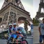 Bukan Rekayasa, Pasutri Keliling Naik Sepeda Motor sampai Menara Eiffel
