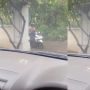 Polisi Tepergok Asyik Mainan Gelembung Sabun, Publik: Bahagia Itu Sederhana
