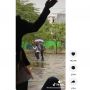 Payungi Mahasiswi Saat Hujan Deras, Aksi Dosen Ini Bikin Netizen Baper