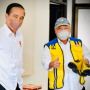 Presiden Jokowi Minta Menteri Beli Sepatu Warna Kuning, Begini Respons Pratikno